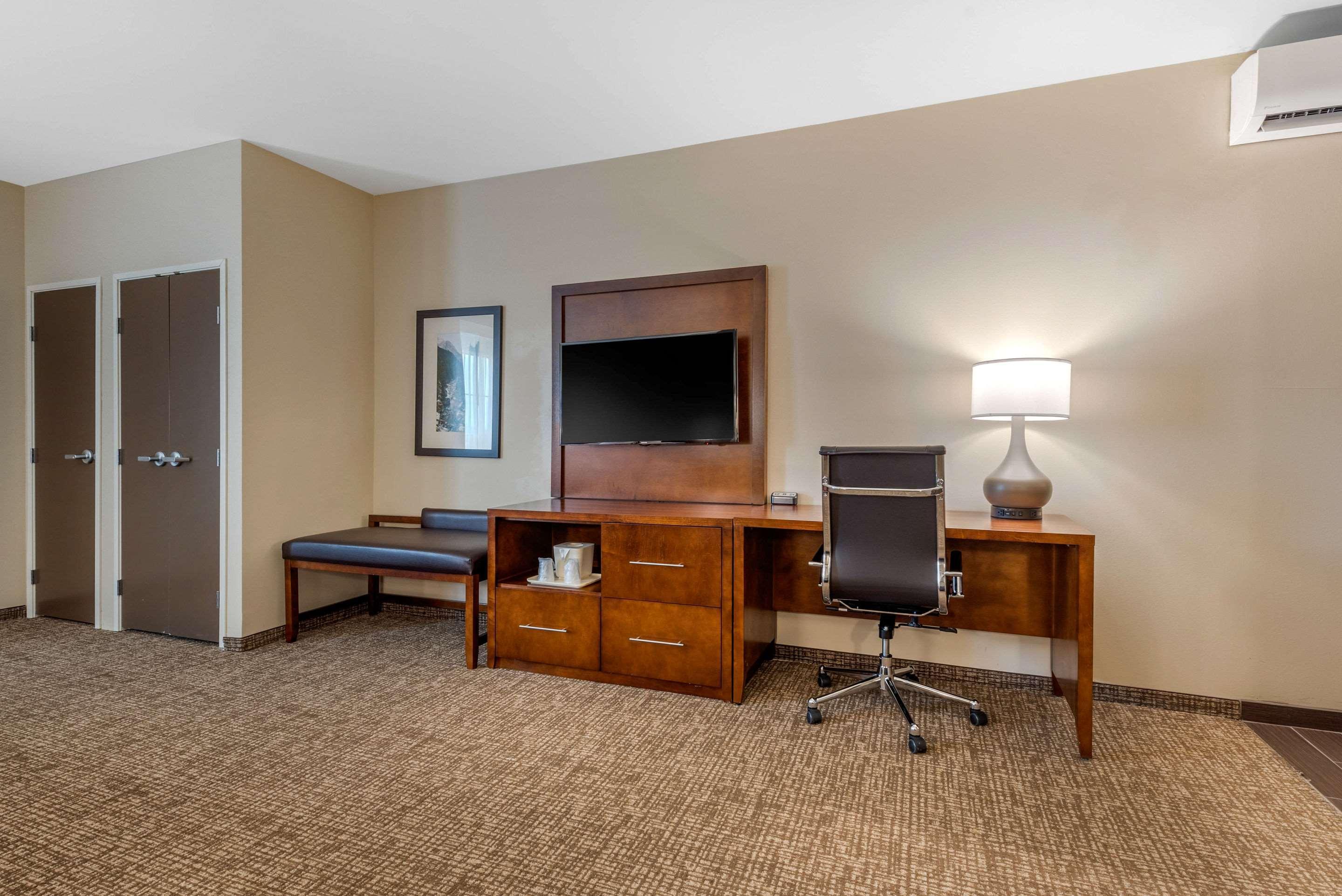 Comfort Suites Denver Near Anschutz Medical Campus Аврора Экстерьер фото