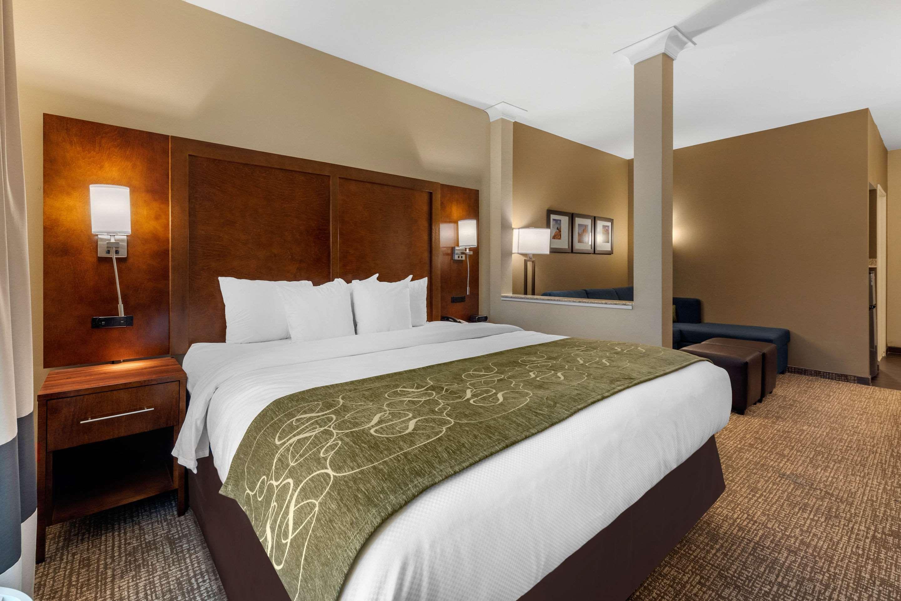 Comfort Suites Denver Near Anschutz Medical Campus Аврора Экстерьер фото