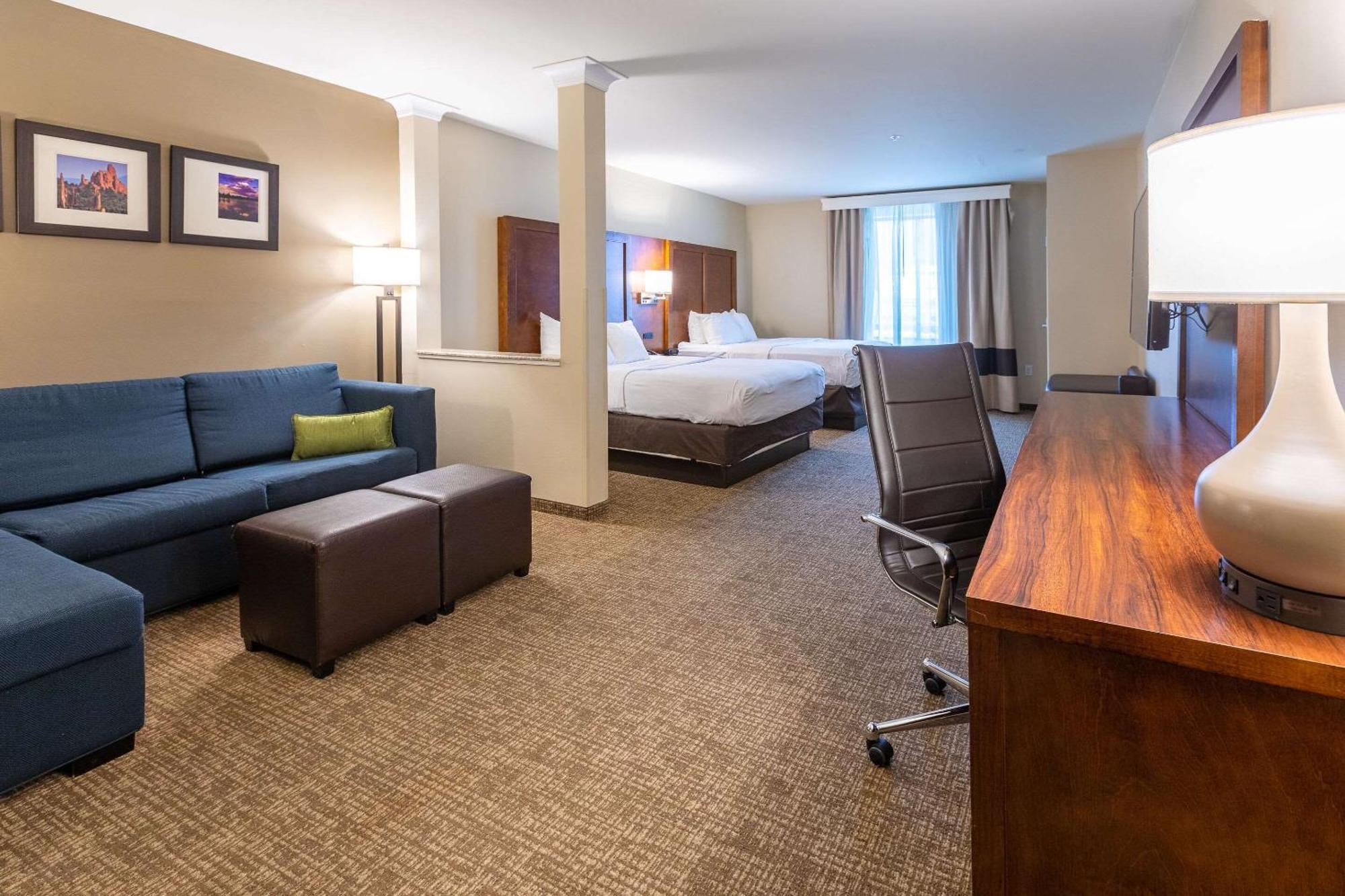 Comfort Suites Denver Near Anschutz Medical Campus Аврора Экстерьер фото